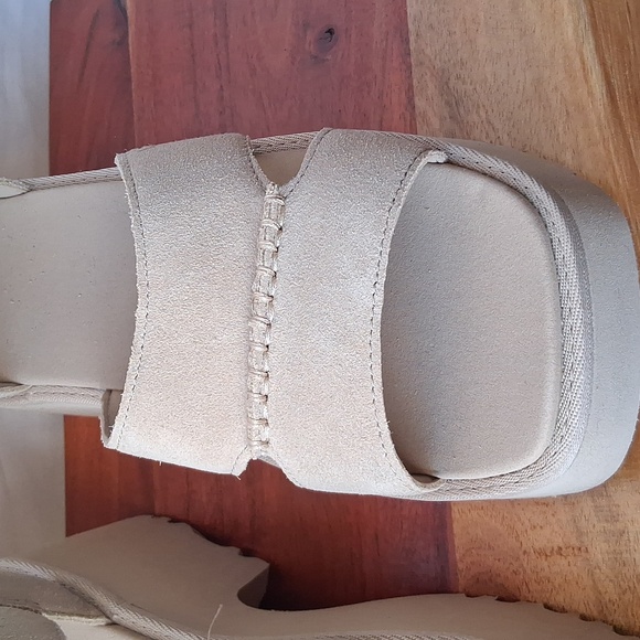 UGG New Height Beige Platform Sandals 9.5 - Picture 7 of 10